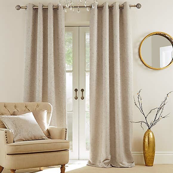 Beige curtains - best living room colour schemes