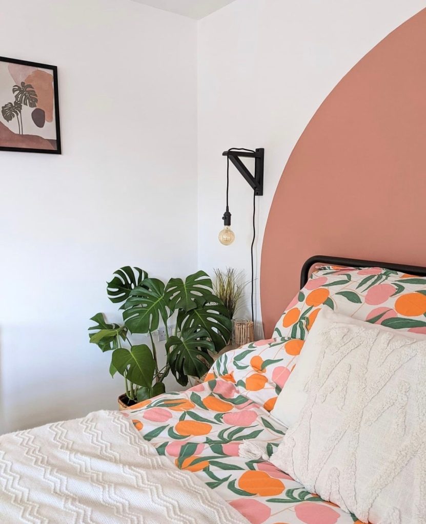 Coral bedroom colour idea