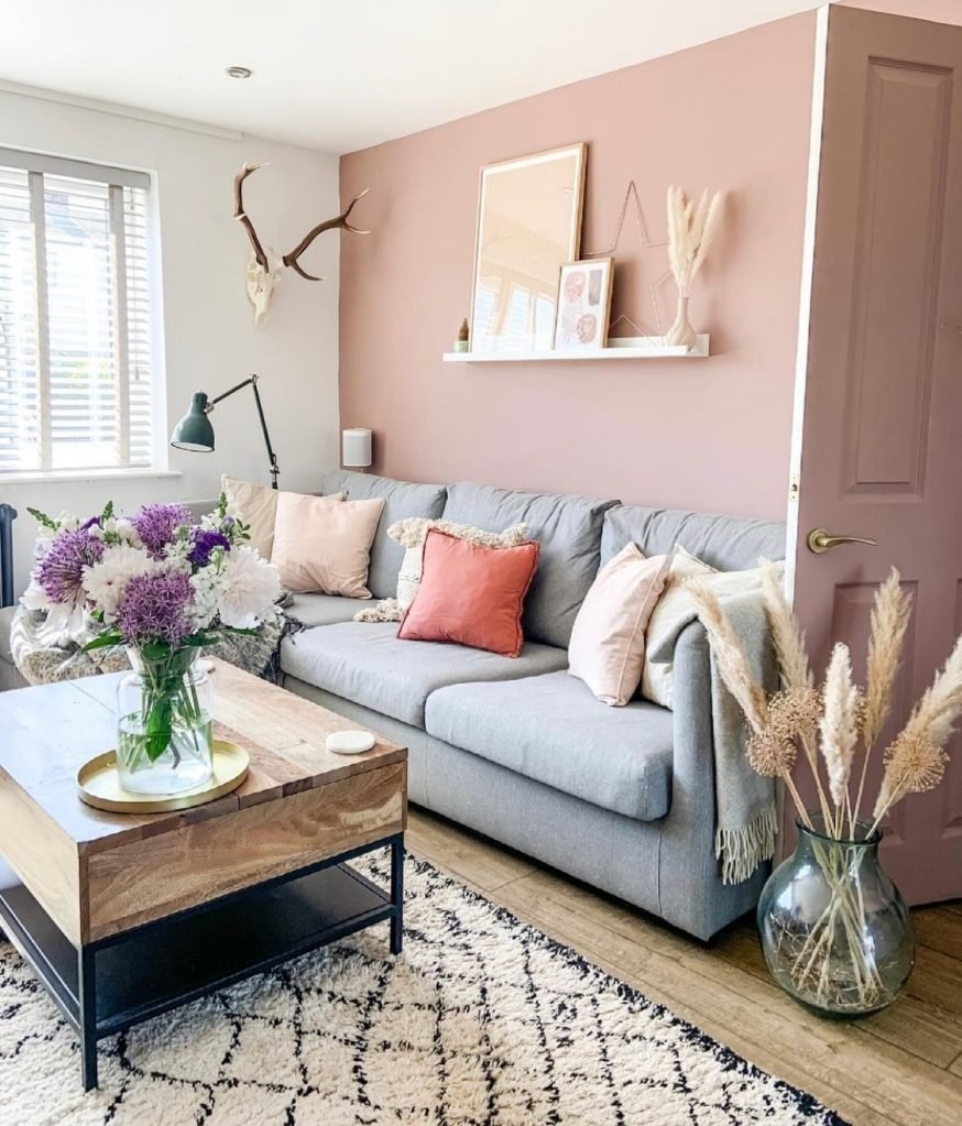 pink and grey cozy living room 