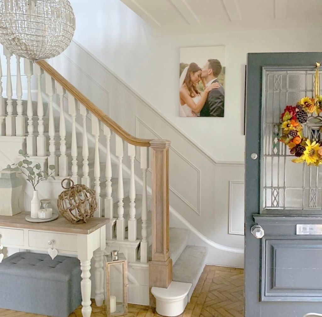 Country cottage panel hallway idea