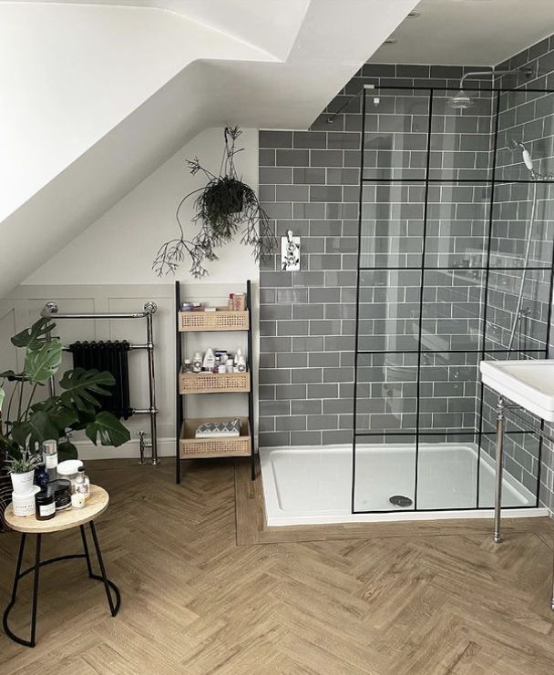 bathroom-flooring-ideas-parquet-floor-tiles