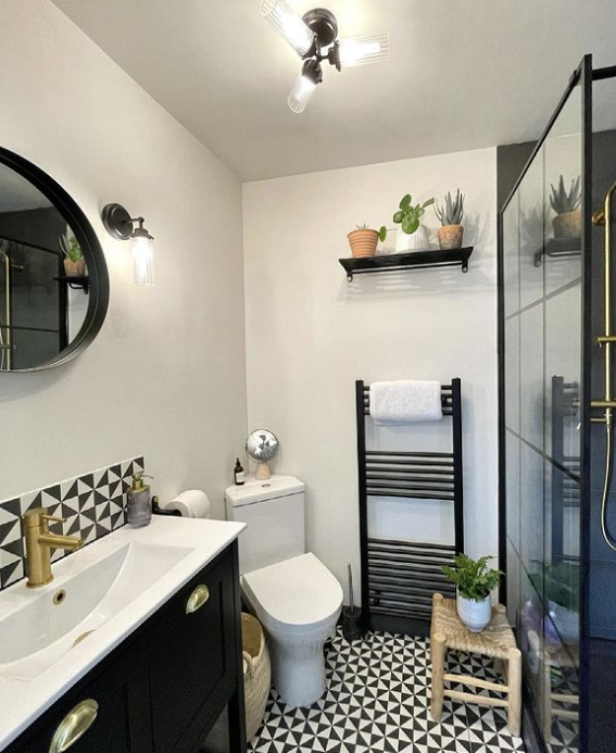 bathroom-flooring-ideas-patterned-tiles