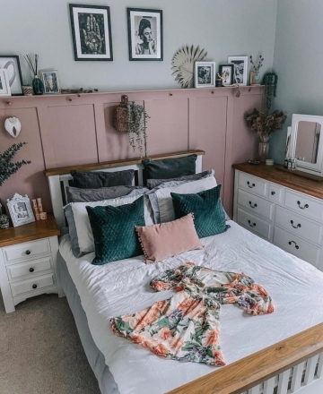 13 Beautiful Bedroom shelf panelling ideas - Style Your Sanctuary