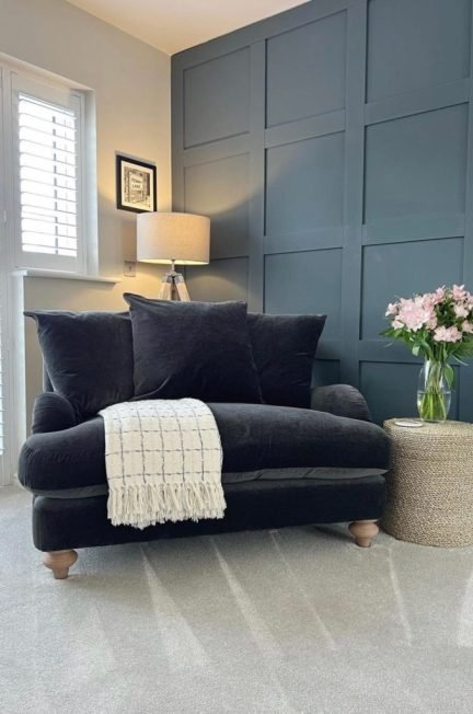 Best dark paint colours for living room walls