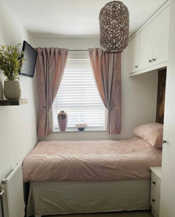 8 ways that show why pink is a fabulous colour for a bedroom - Pink ...