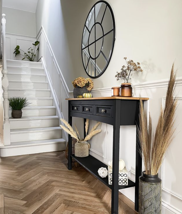 neutral-hallway-ideas-monochrome-hallway-with-wood-flooring-4617498