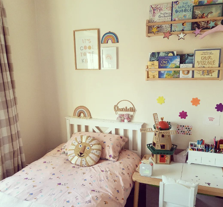 girls-bedroom-ideas-patterend-bedroom