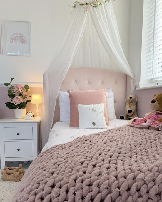girls-bedroom-ideas-pink-bedroom-theme