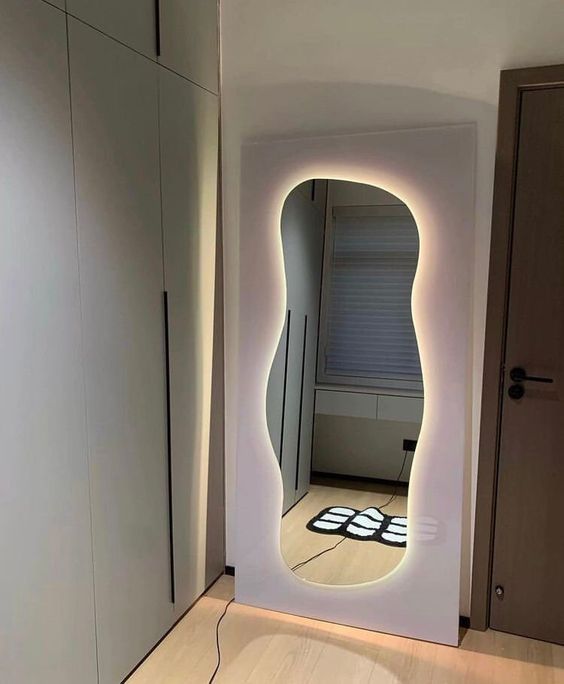 light-up-mirror-for-the-bedroom