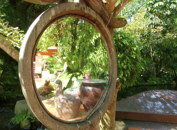 outdoor-mirror-ideas-for-the-garden