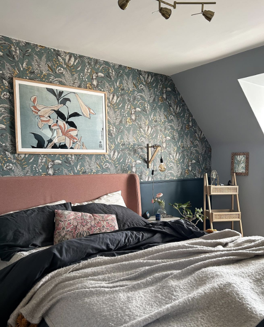 how to choose the right wallpaper for your home - wallpaper as an accent wall in a bedroom
