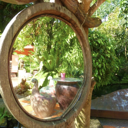 outdoor-mirror-ideas-for-the-garden