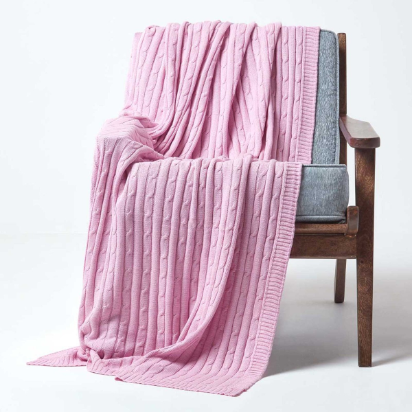 pink sofa throw - Barbiecore Interior Trend