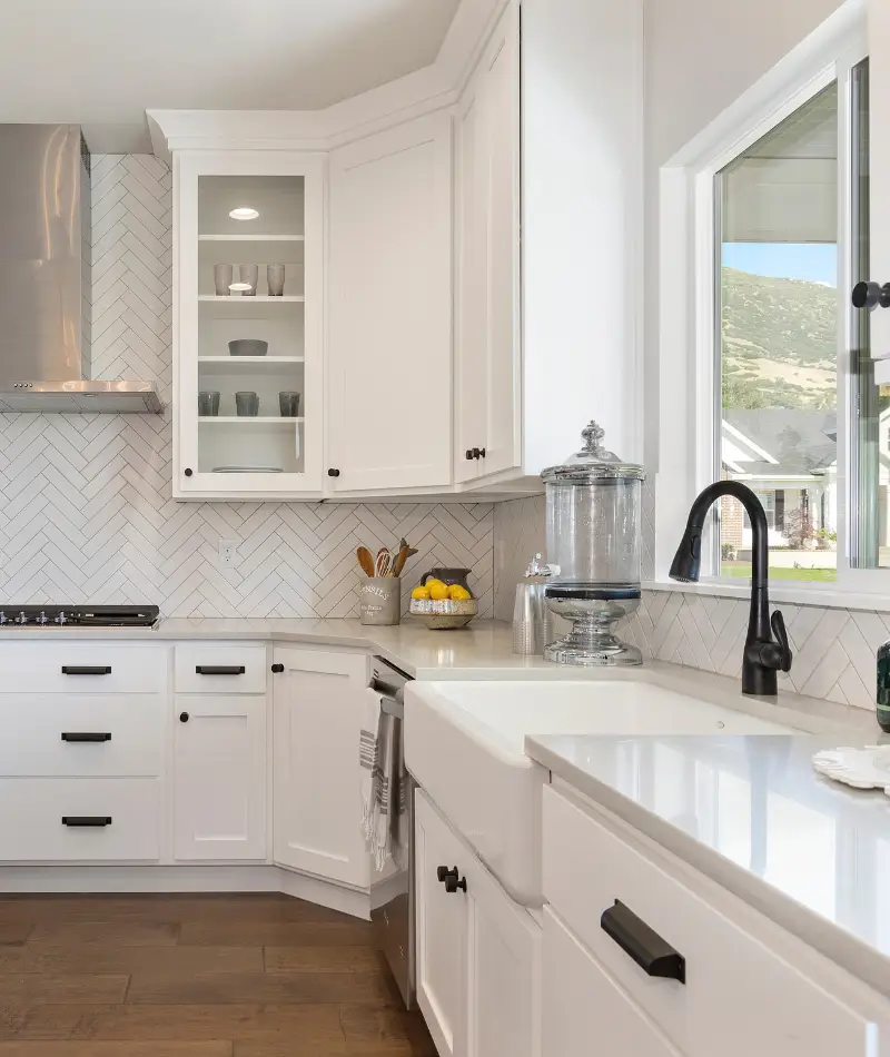 Farmhouse Kitchen with White Cabinet Ideas