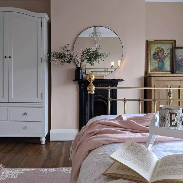 light pink victorian bedroom