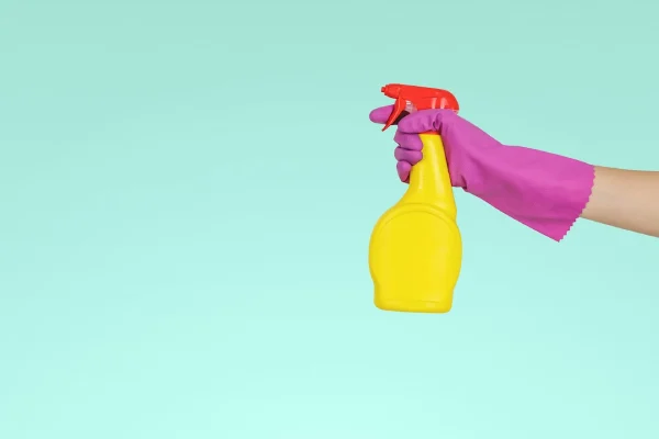 tips on cleaning the house - cleaning spray bottle