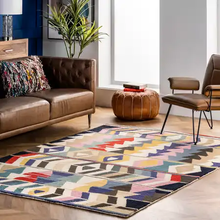 2024 living room trends - geometric rugs