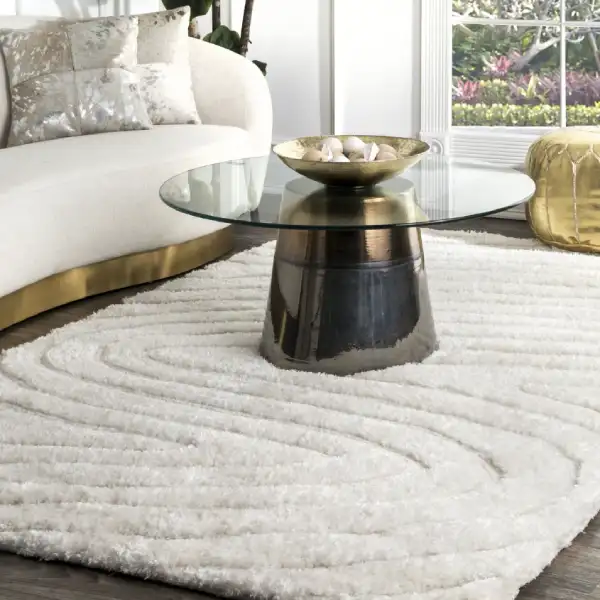 Metallic coffee table - 2024 living room trends for interior design