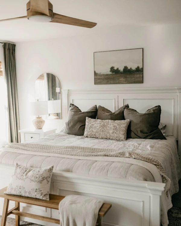 elegant and cozy white and cream bedroom