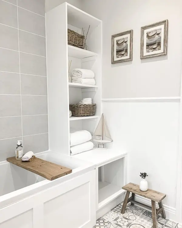 Dulux Brilliant White bathroom