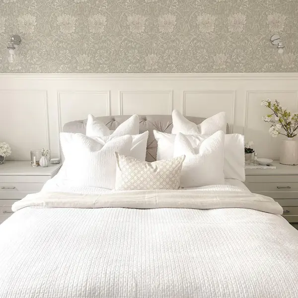 pure white paint for bedroom