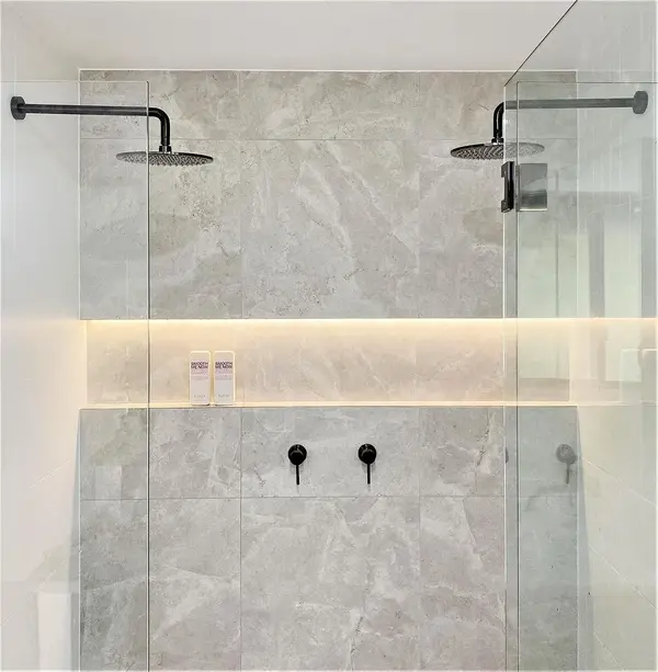 grey marble splashwall for shower room