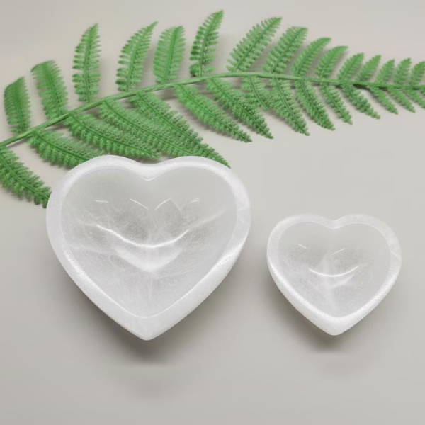 Crystal Cleansing heart shaped trinket