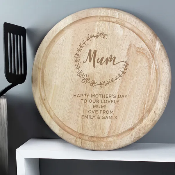 personalised chopping board for mums that love to cook - mothers day gift ideas