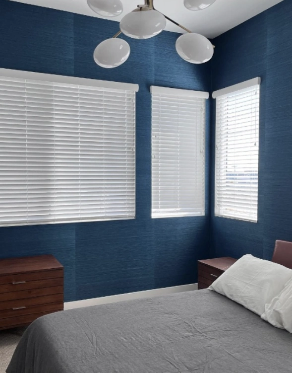 grasscloth wallpaper in blue for bedroom
